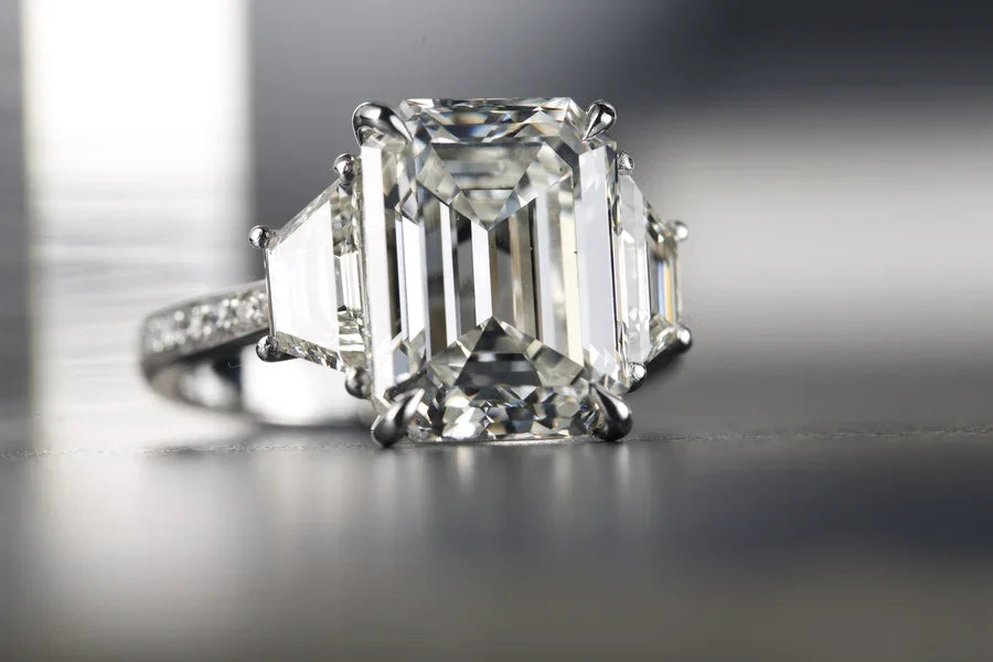 Choosing Between 1, 2, and 3 Carat Square Diamond Rings for Your Proposal